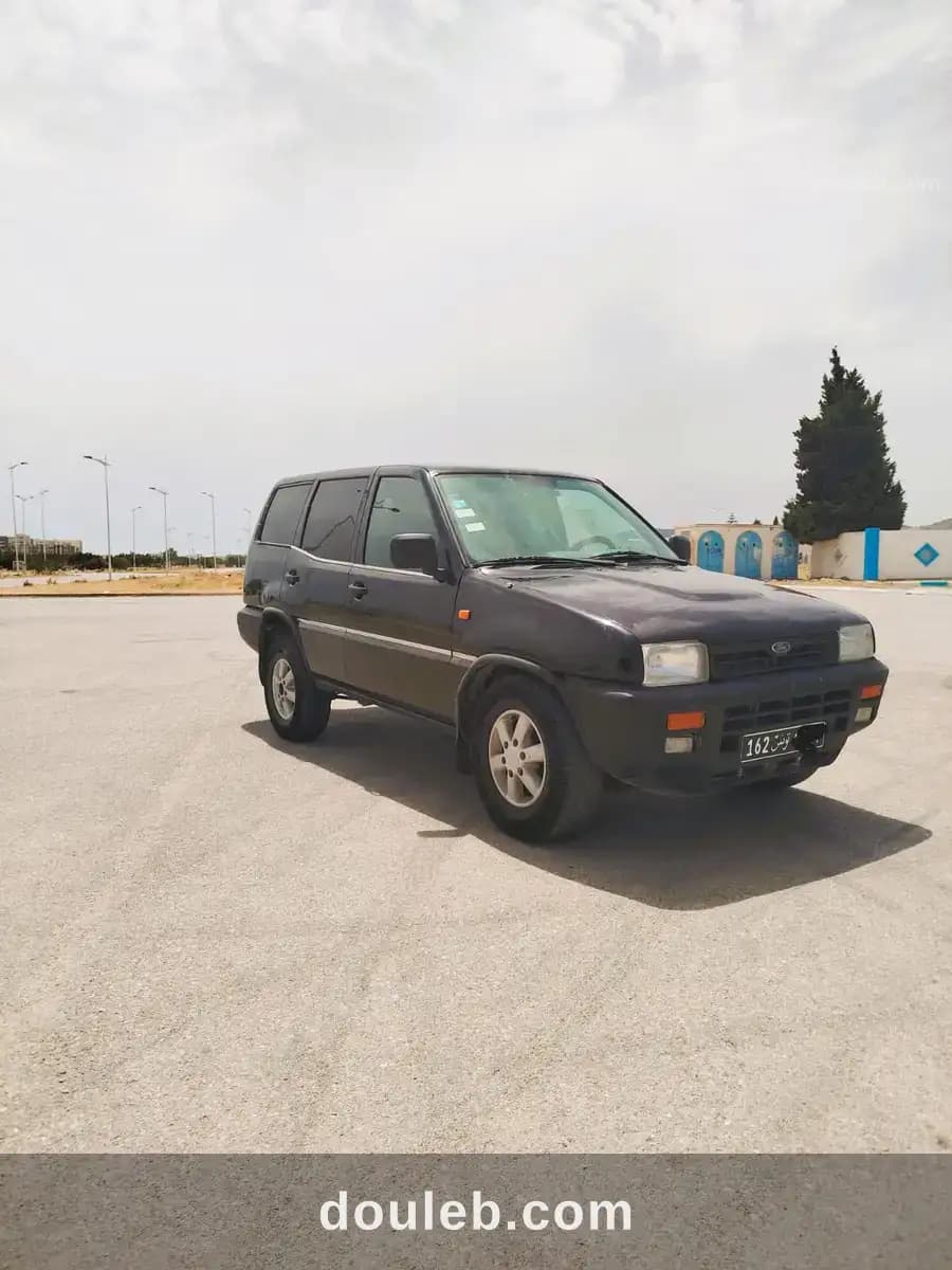 Nissan terrano ford maverick 7 places - Miniature 3