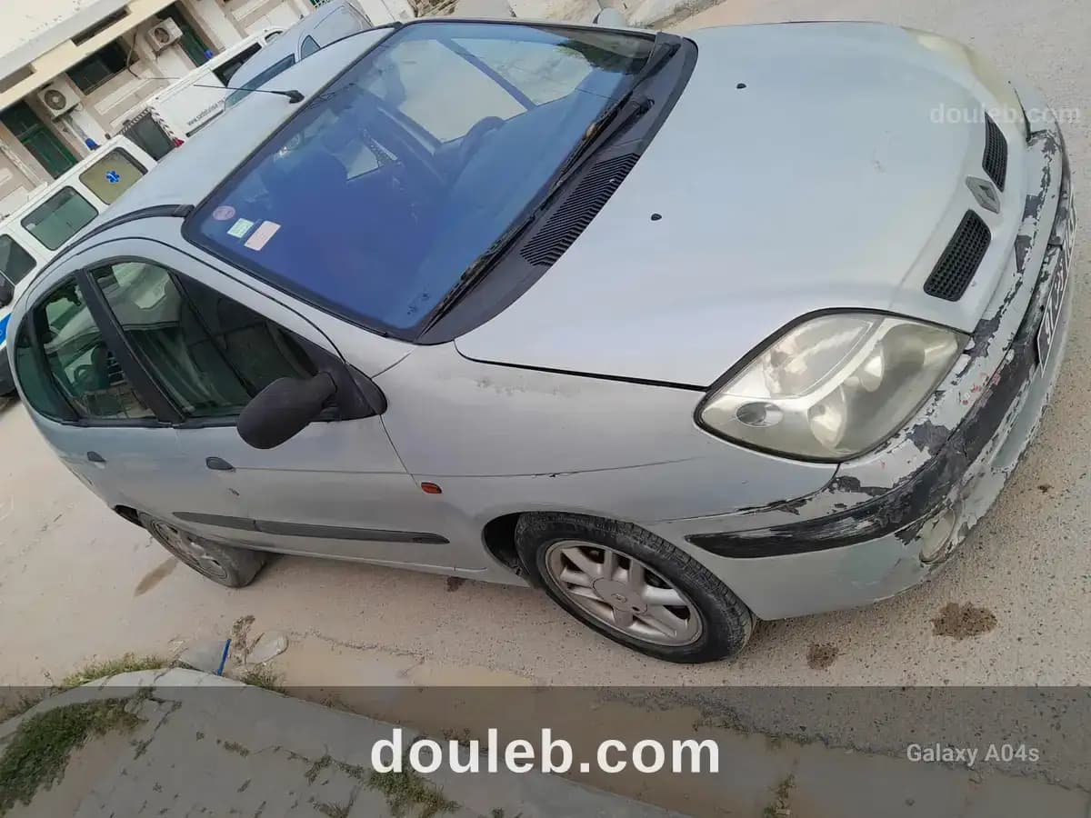 Renault scenic à Ariana
