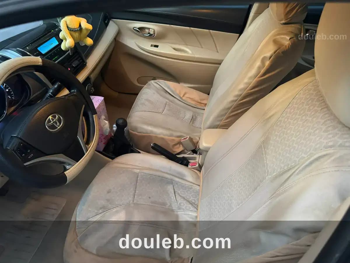 Toyota yaris sedan bronze à Tunis