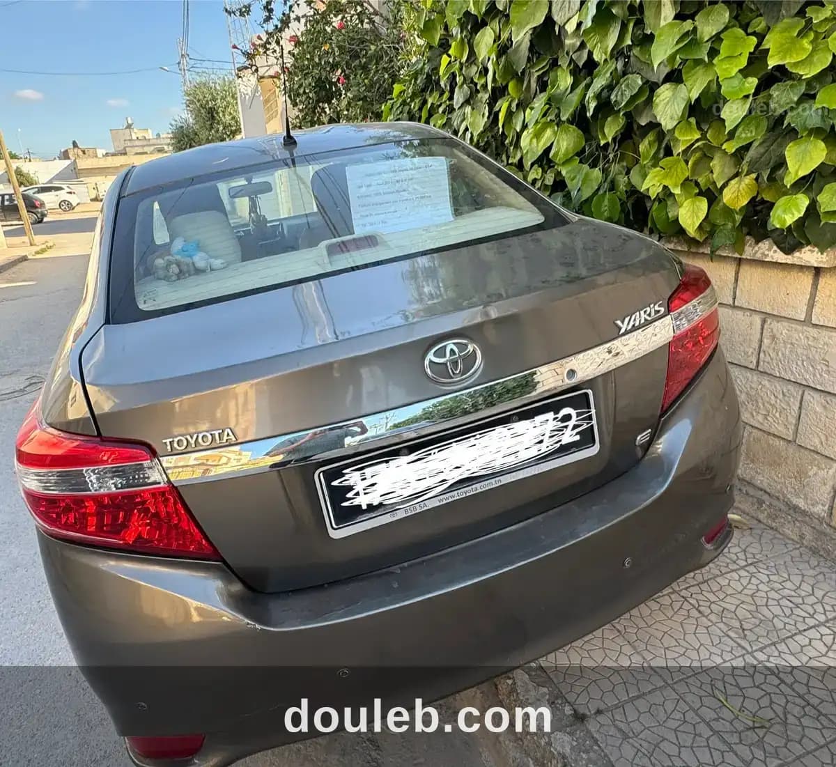 Toyota yaris sedan bronze - Miniature 5