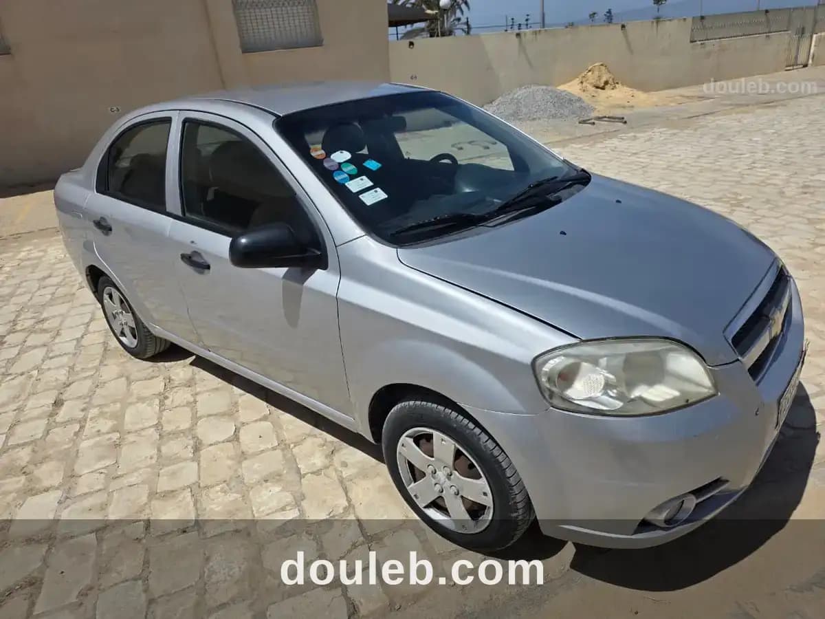 Chevrolet aveo lt sedan - Miniature 3