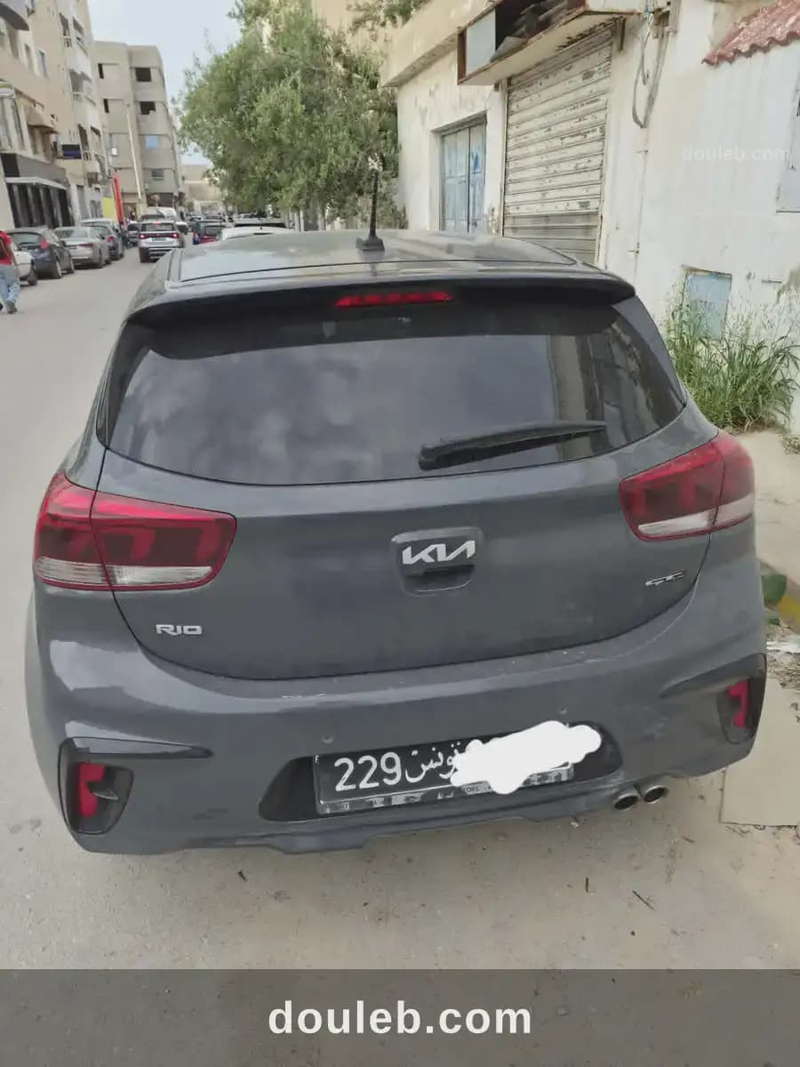 Voiture kia rio gt line 1ere main - Miniature 3