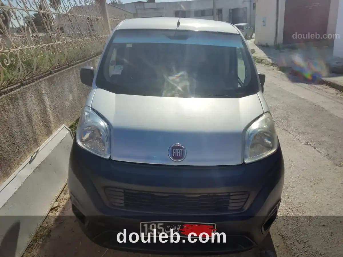 Voiture commercial à Tunis