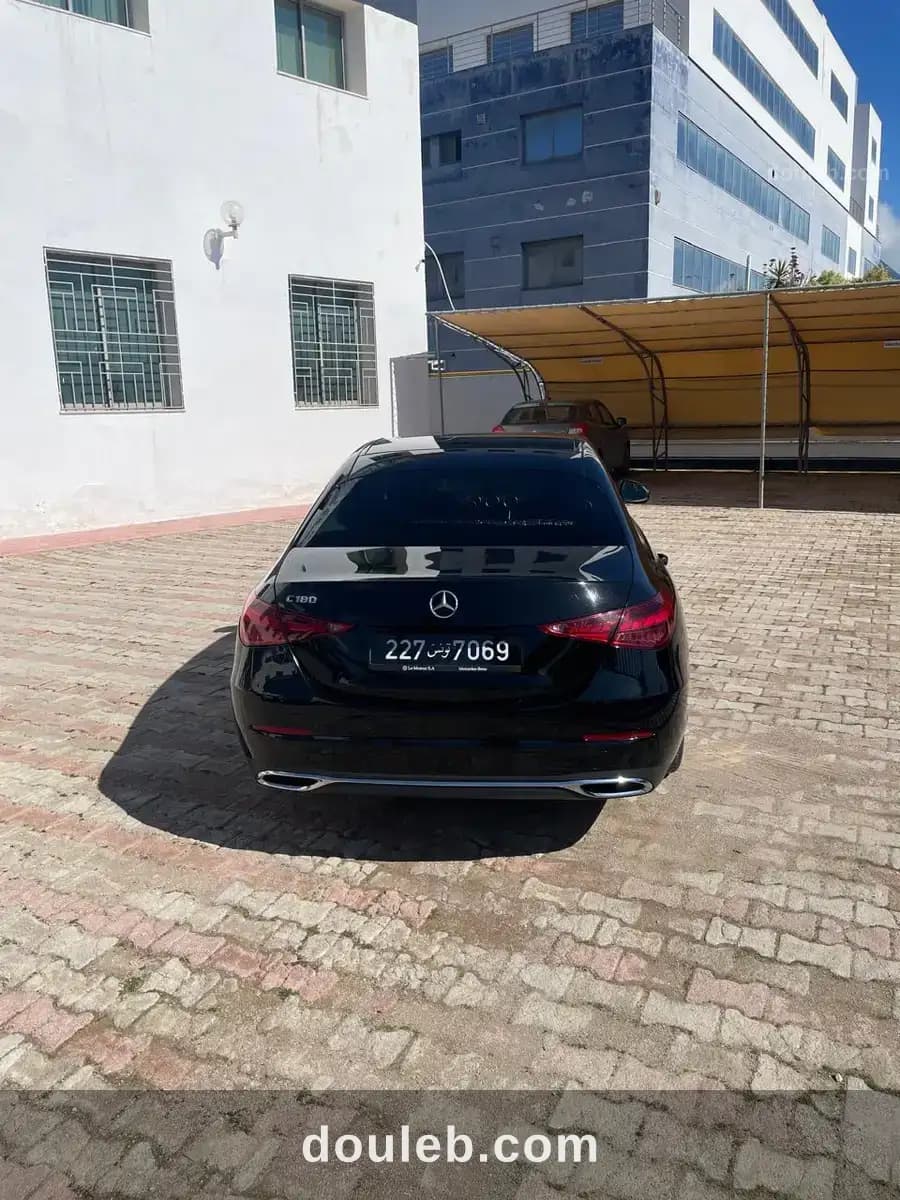 Mercedes benz noire - Miniature 2