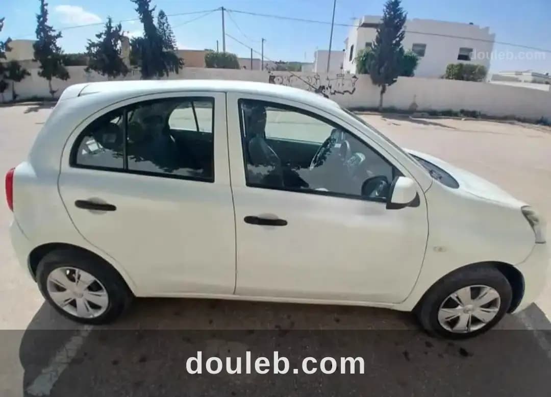 Nissan micra - Miniature 2