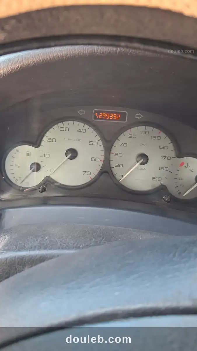 Citroen berlingo 5 places - Miniature 2
