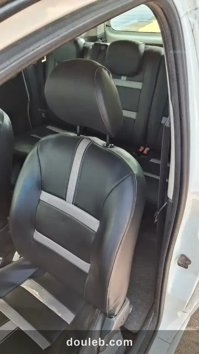 Citroen berlingo 5 places - Miniature 3