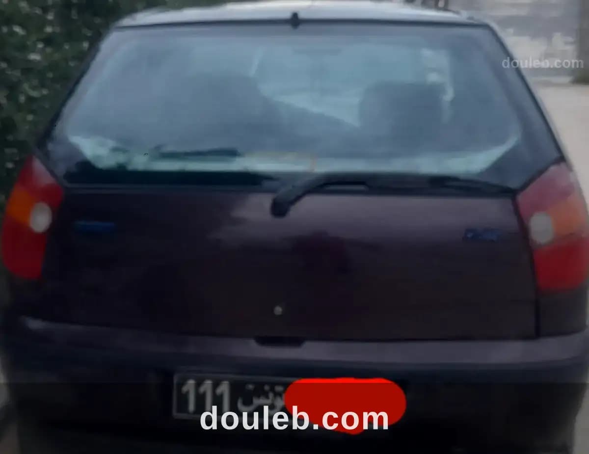 Voiture en bon état à Sfax