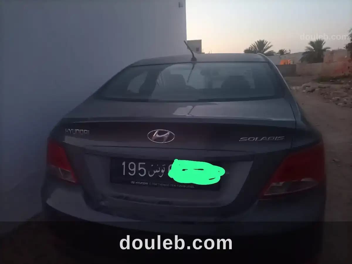 Hyundai solaris à Médenine