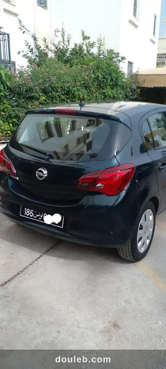 Opel corsa 5ch à Tunis