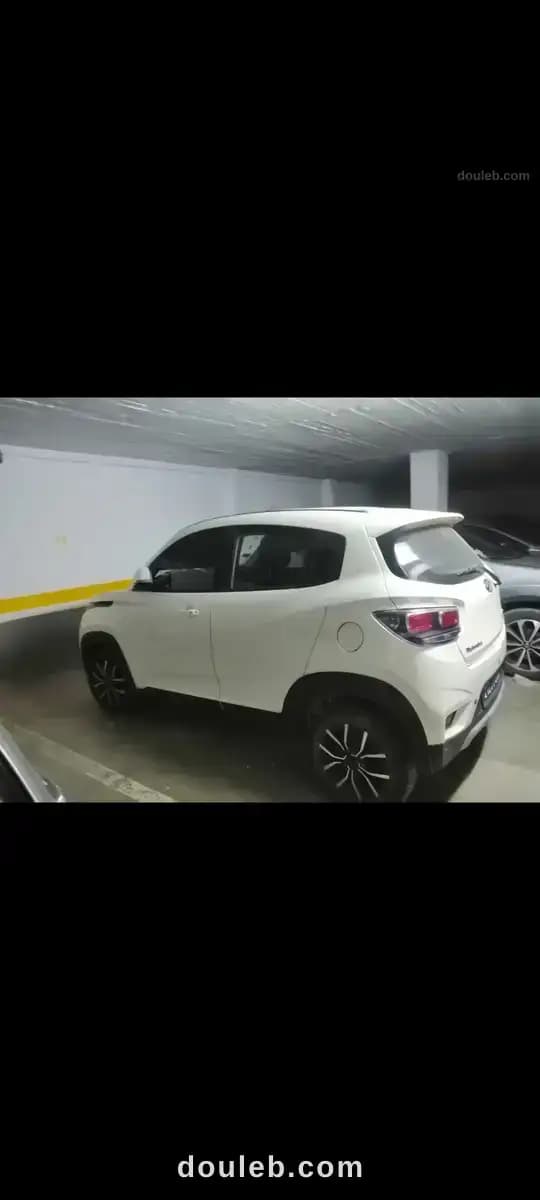 Mahindra k8 état neuf très faible kilométrage - Miniature 2