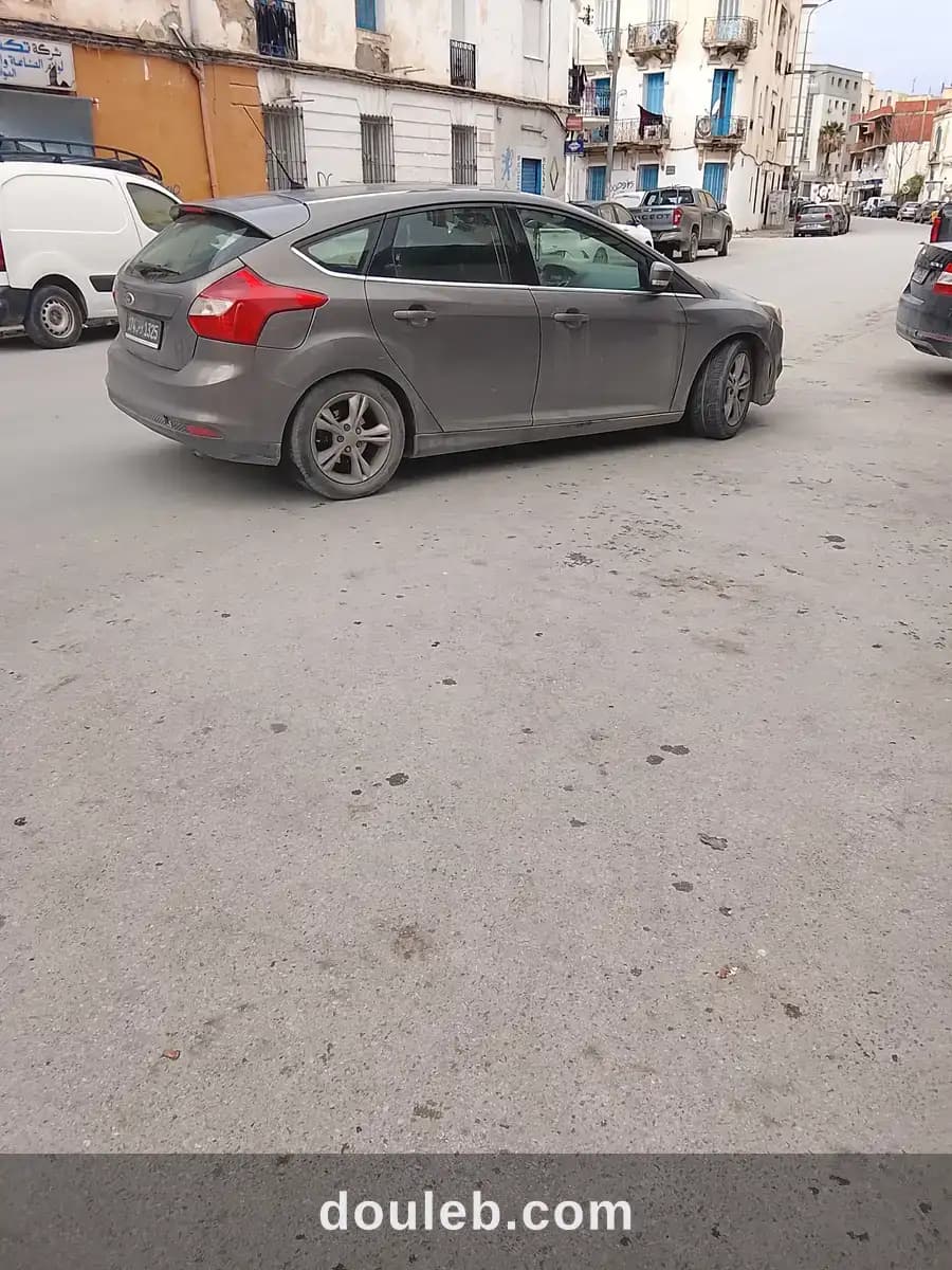 Voiture propre à Tunis