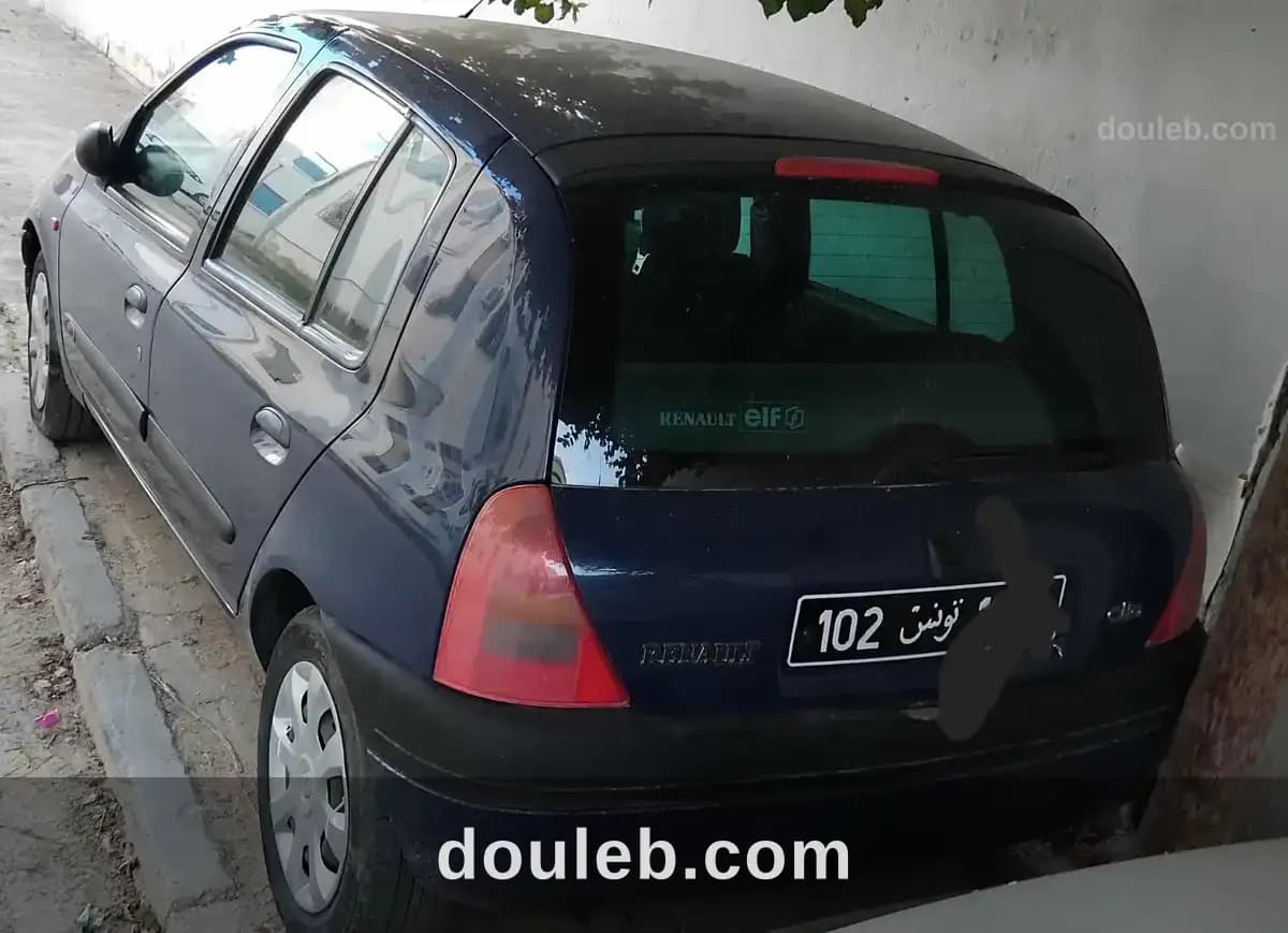 Clio 2 état d origine à Tunis