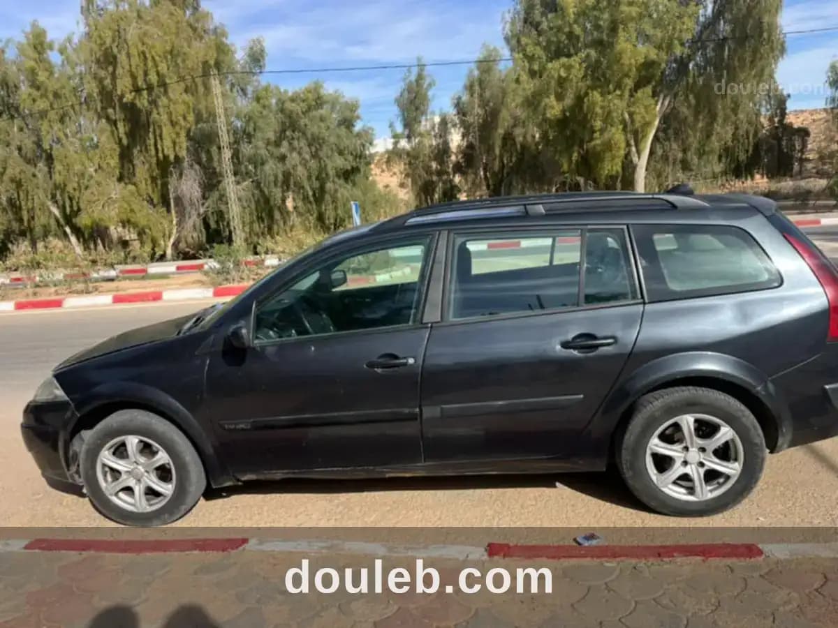 Renault megane à saisir à Médenine