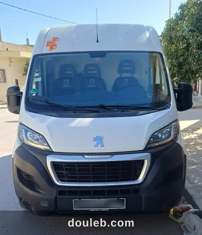 Peugeot boxer à Nabeul