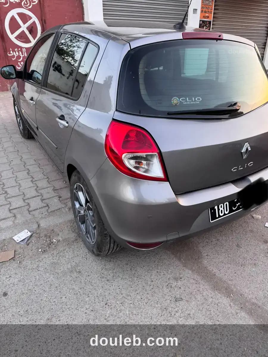 Clio 3 tomtom phase 2 dci 4cv - Miniature 2