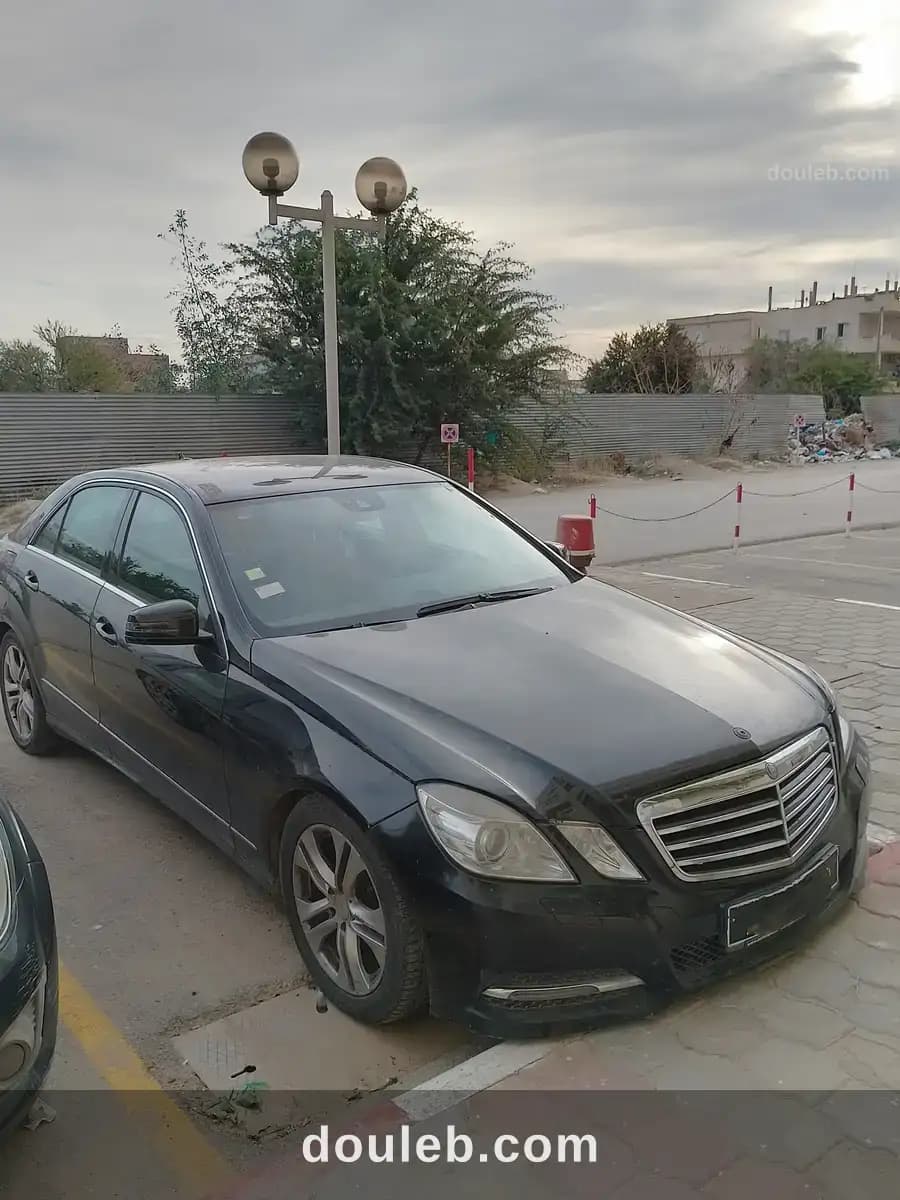 Mercedes e 200 en bonne état à Ariana