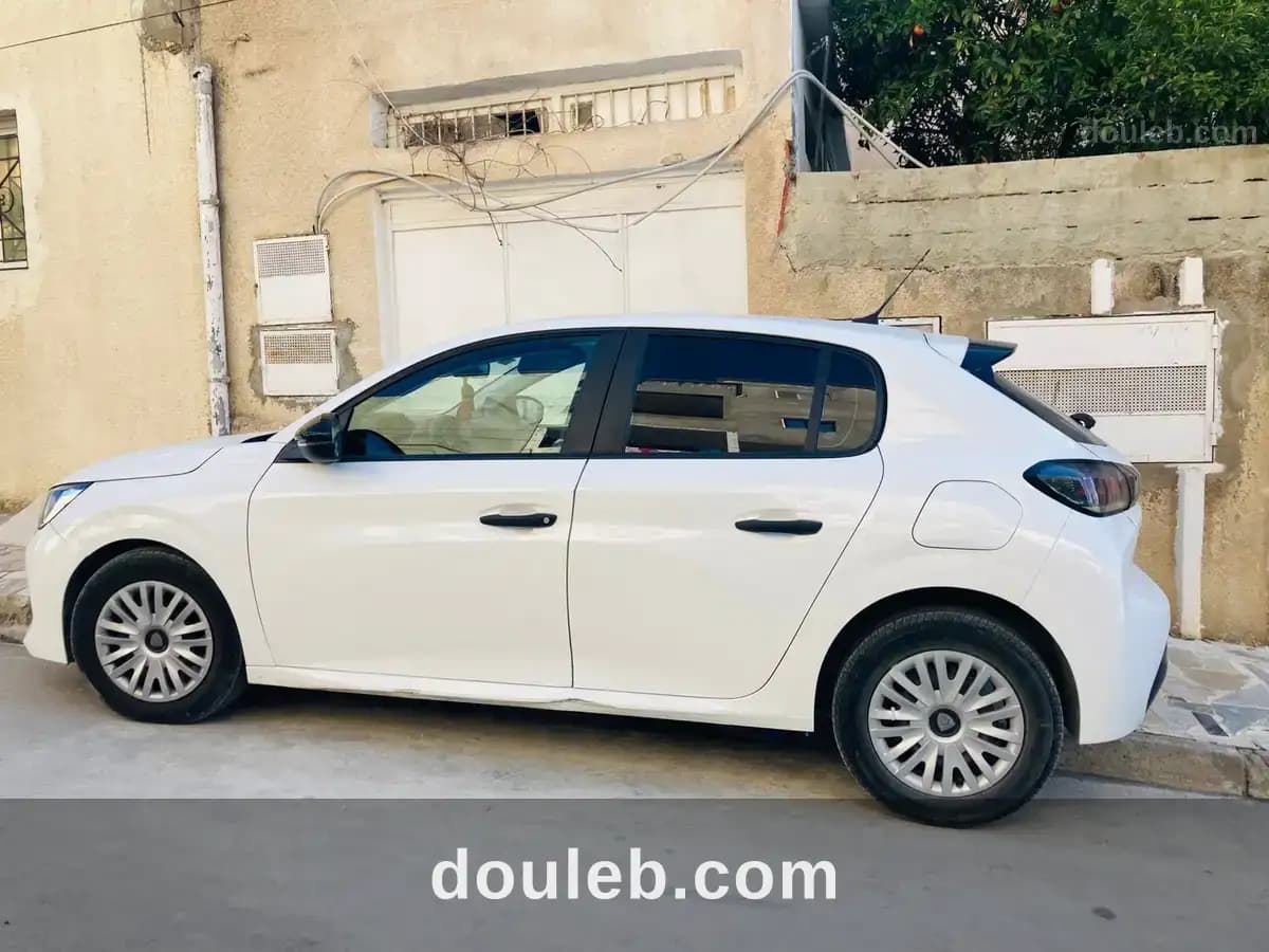 Peugeot 208 excellent etat à Tunis