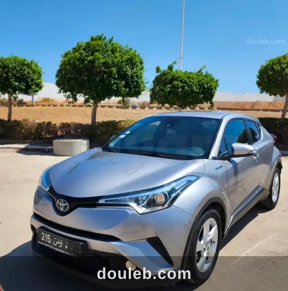 Toyota chr hybrid à Ariana