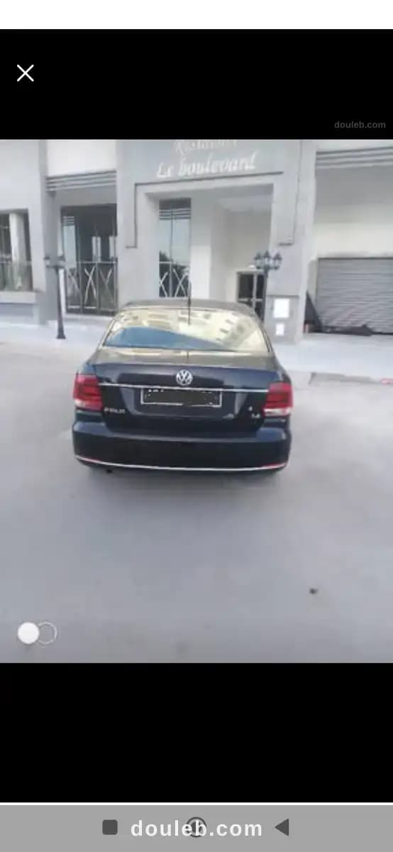 Voiture polo sedan à Nabeul