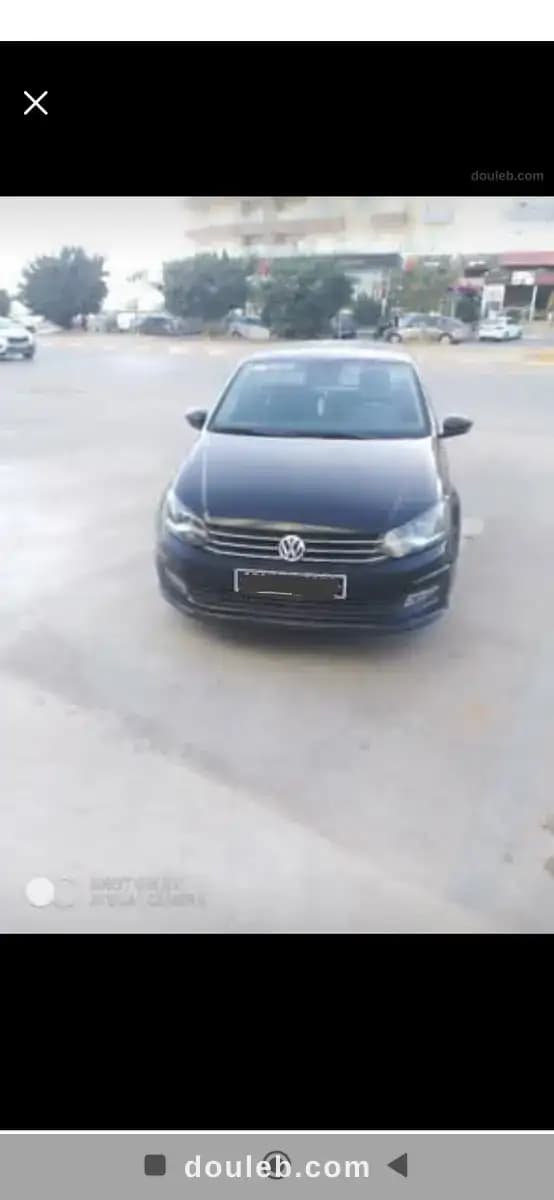 Voiture polo sedan - Miniature 2
