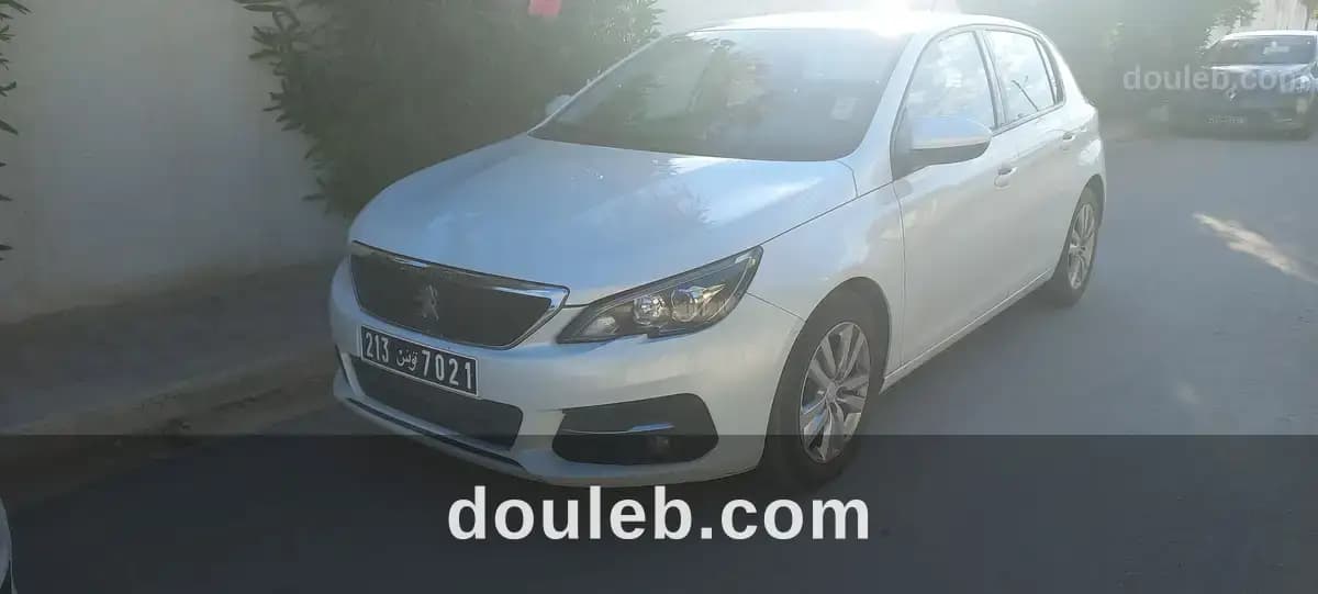 Peugeot 308 essence en très bon état à Ariana