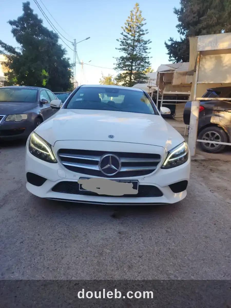 Mercedes benz classe c 180 w205 phase2 faible km à Ariana