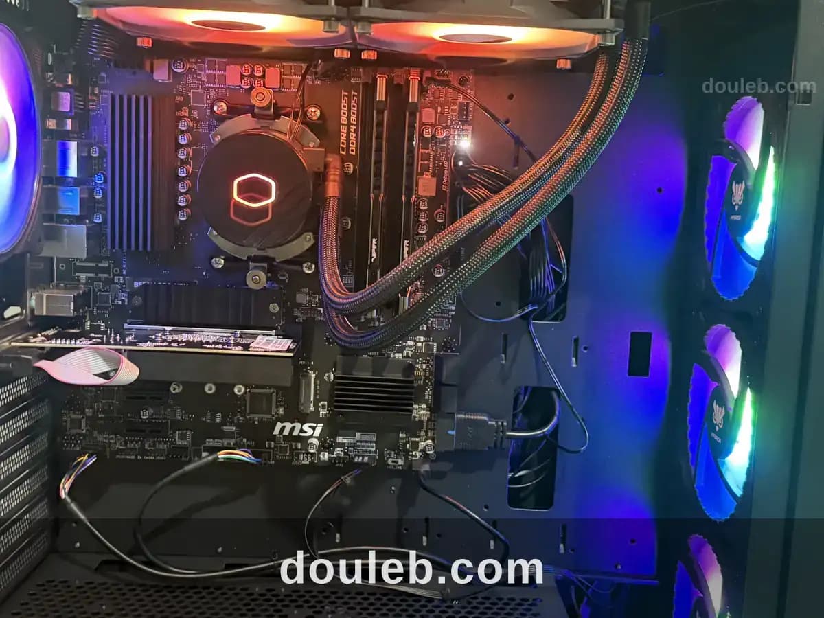 Pc gamer 16gb rayzen 5 gforce rtx5060 8gb à Ben Arous