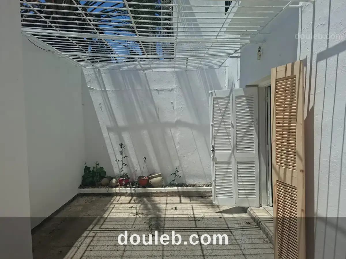 Duplex au uv4 menzah 6 à Ariana