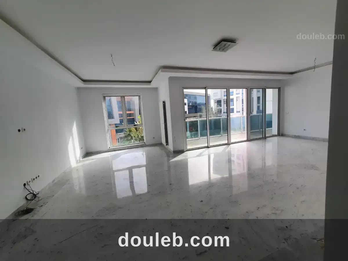 Lac2 grand apparemment 205m2 à Tunis