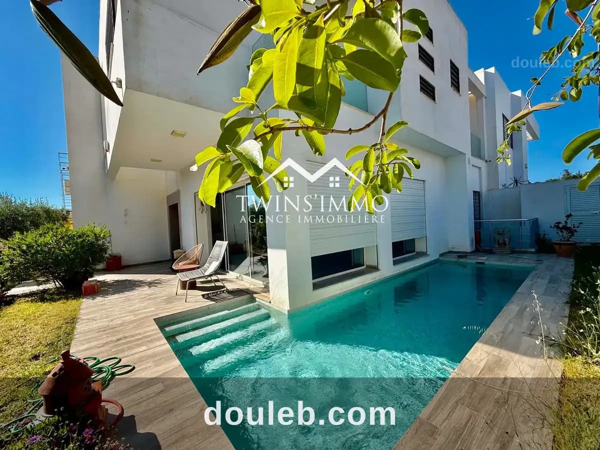 Une villa jumelée de s4 située à gammarth à Tunis