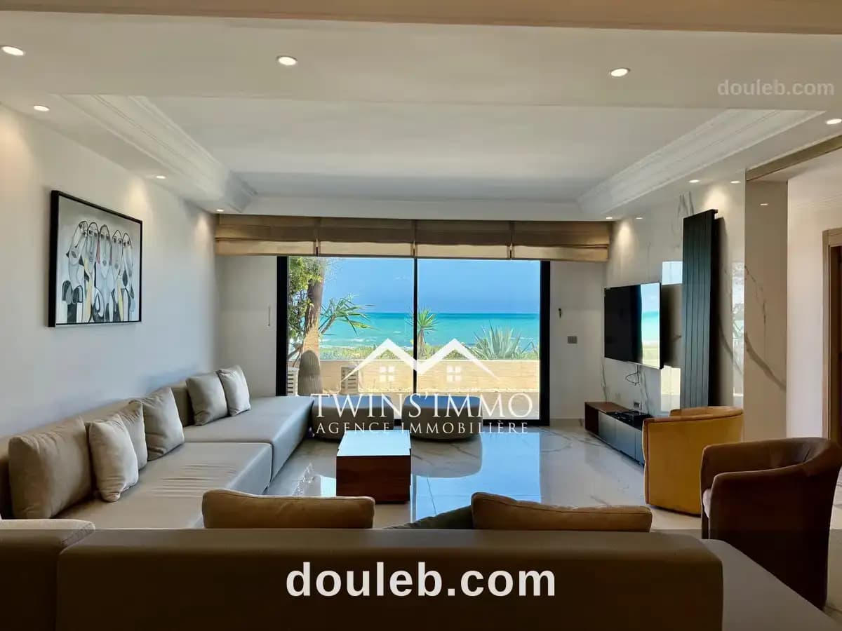 Luxueux appartement s3 meublé front mer - Miniature 3
