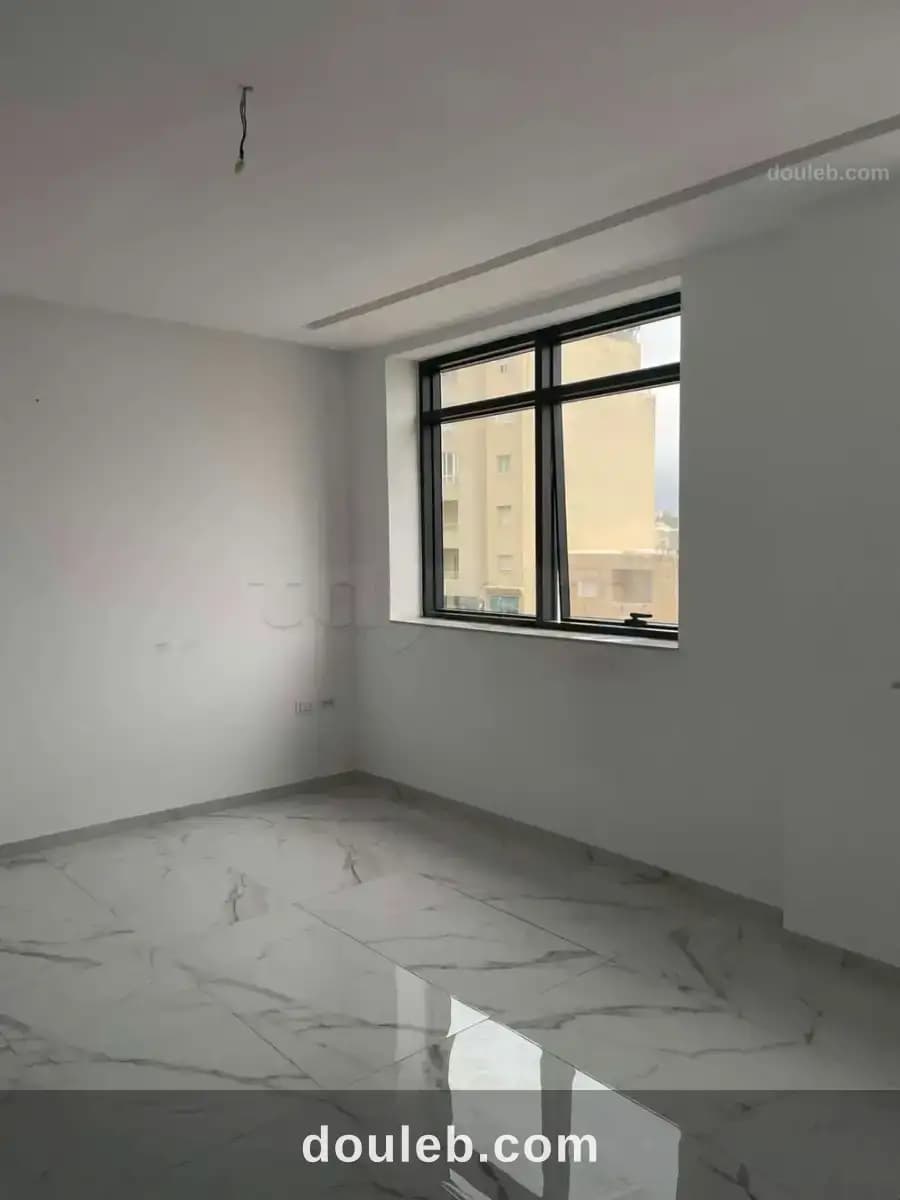 Bureau a1 neuf à ennasr 2 hedi nouira à Ariana