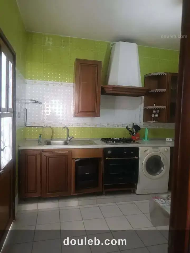 Étage de villa meublée à el mourouj 2 à Ben Arous