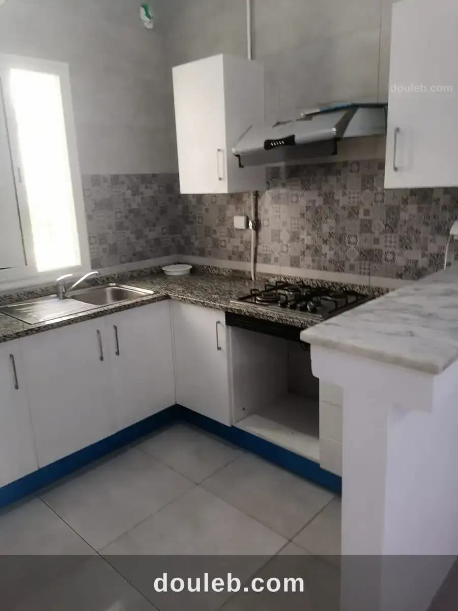 Bel s1 rez de chaussé à l'aouina cité elwahat à Tunis