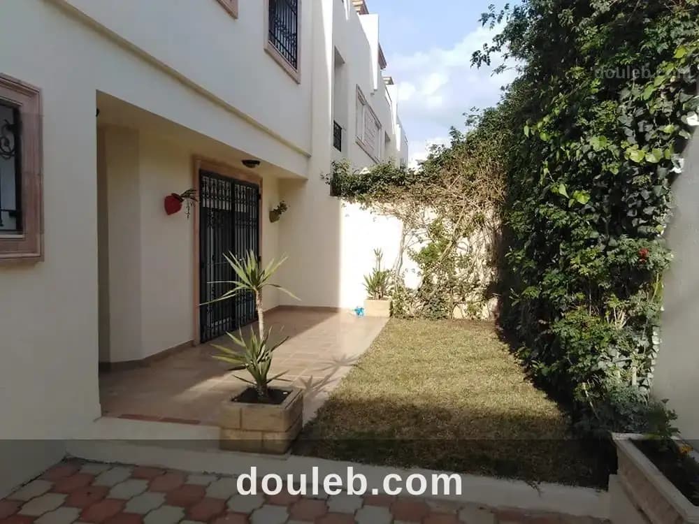 Duplex avec jardin aux jardin de carthage à Tunis