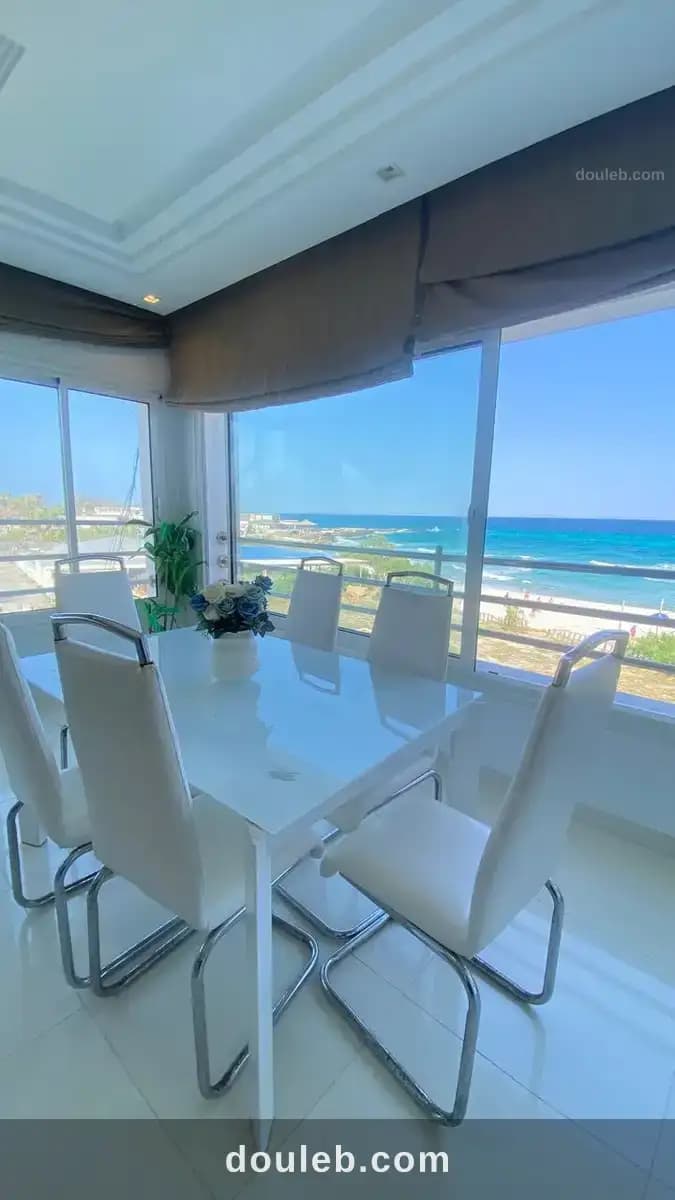 Luxueux appartement pieds dans leau - Miniature 2