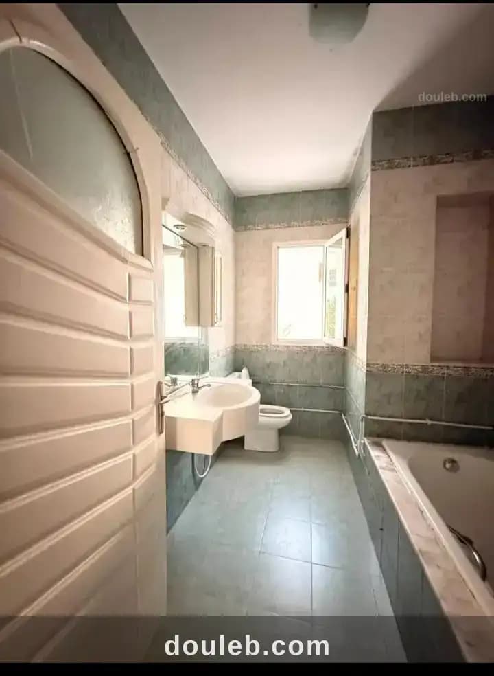 Un étage de villa s3 à ennasr 2 - Miniature 2