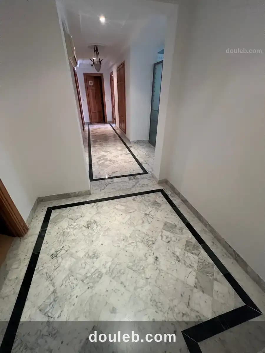 Apt à ennasr 2 très haut standing 160 m2 à Ariana