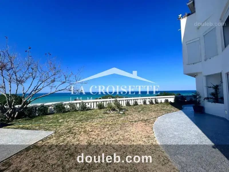 Appartement s3 vue sur mer à gammarth mal2272 à Tunis