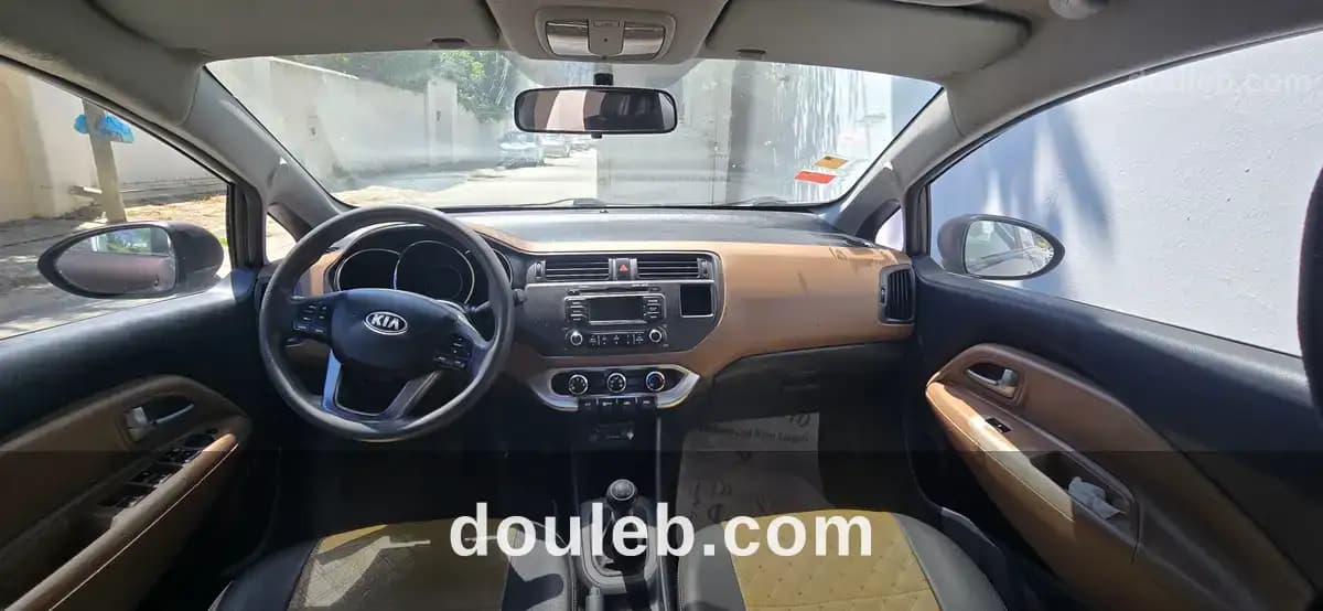 Kia rio 2014 à Ariana
