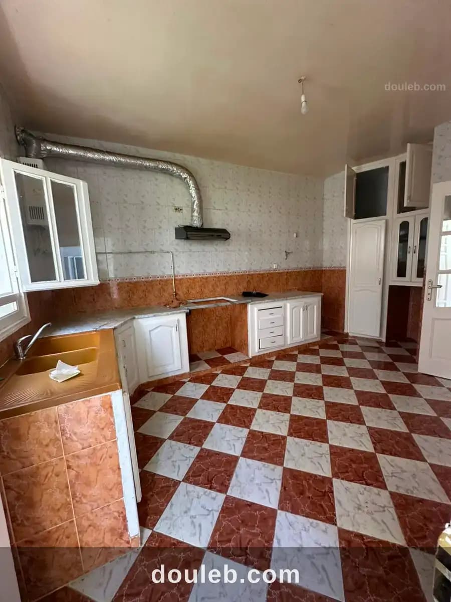 6etage de villa spacieux à Tunis