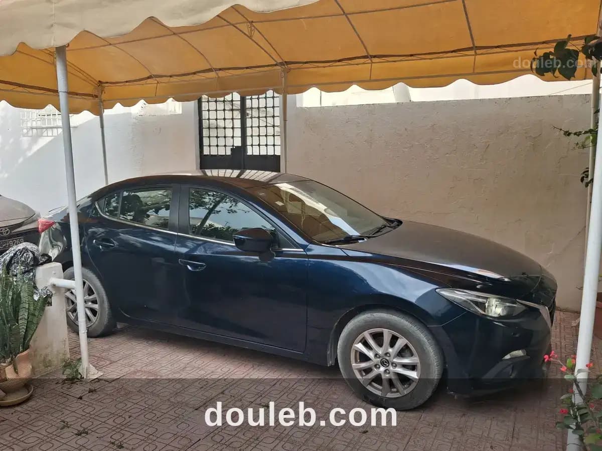Mazda 3 berline sedan essence première main à Ben Arous