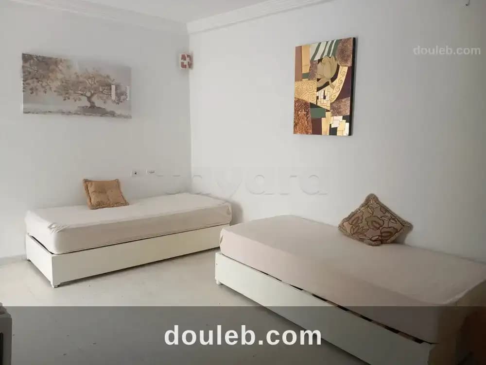 Studio s1 meublé avec terrasse à ennasr 2 à Ariana