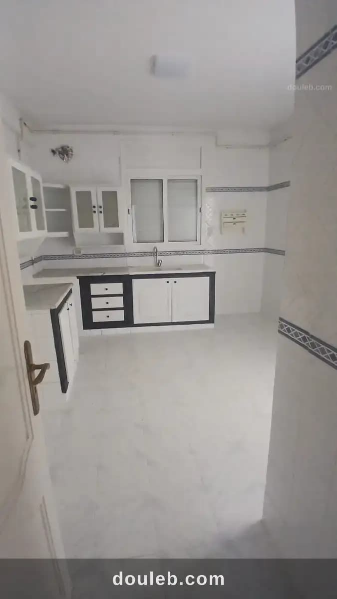 Apprt s plus 3 à la soukra à Ariana