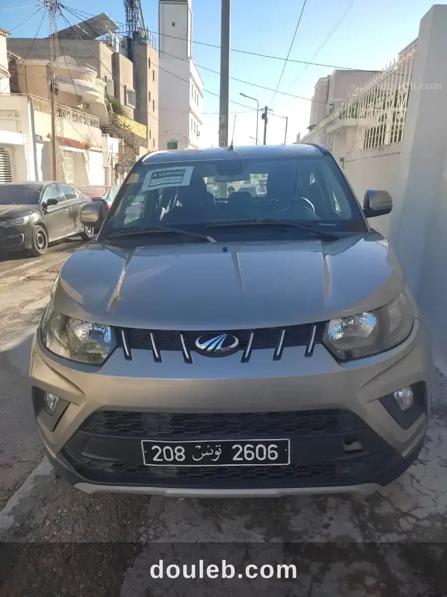 Mahindra kuv100 k8 à Tunis