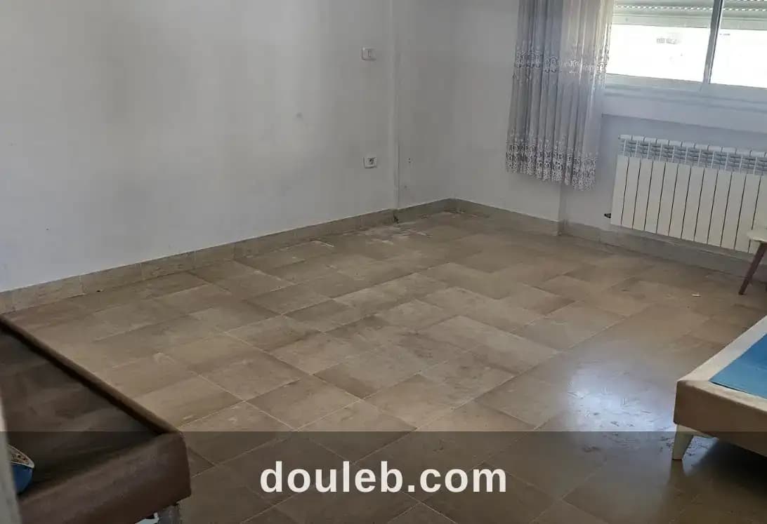 S2 avec terrasse à ain zaghouan à Tunis