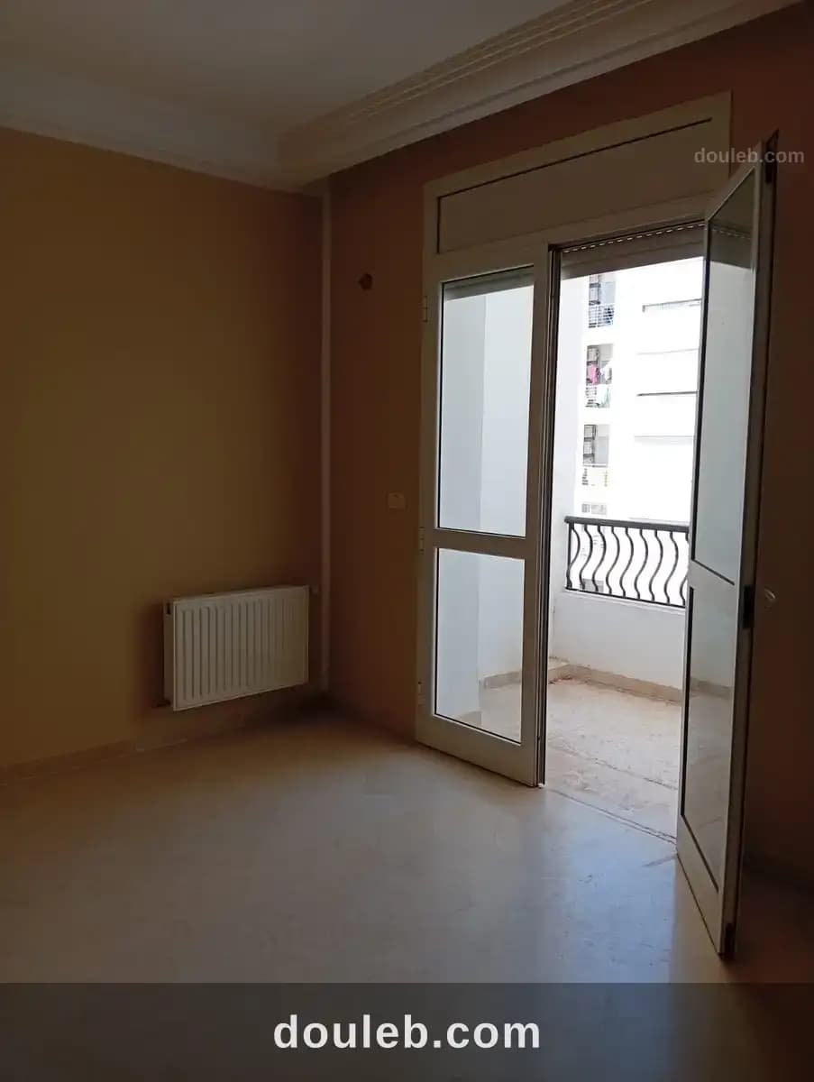 Un appartement s3 à ain zaghwen à Tunis