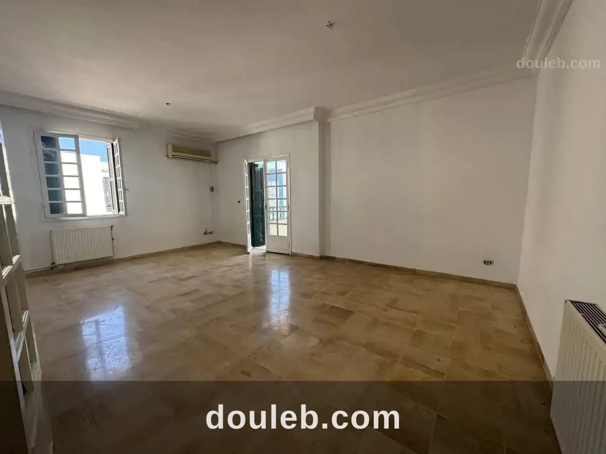 S4 1700 d lac 2 à Tunis