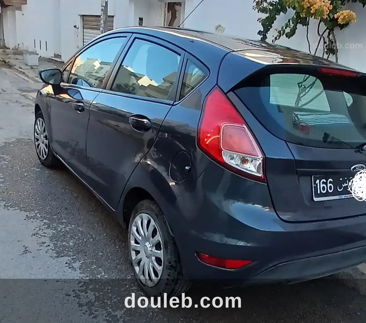 Ford fiesta - Miniature 2